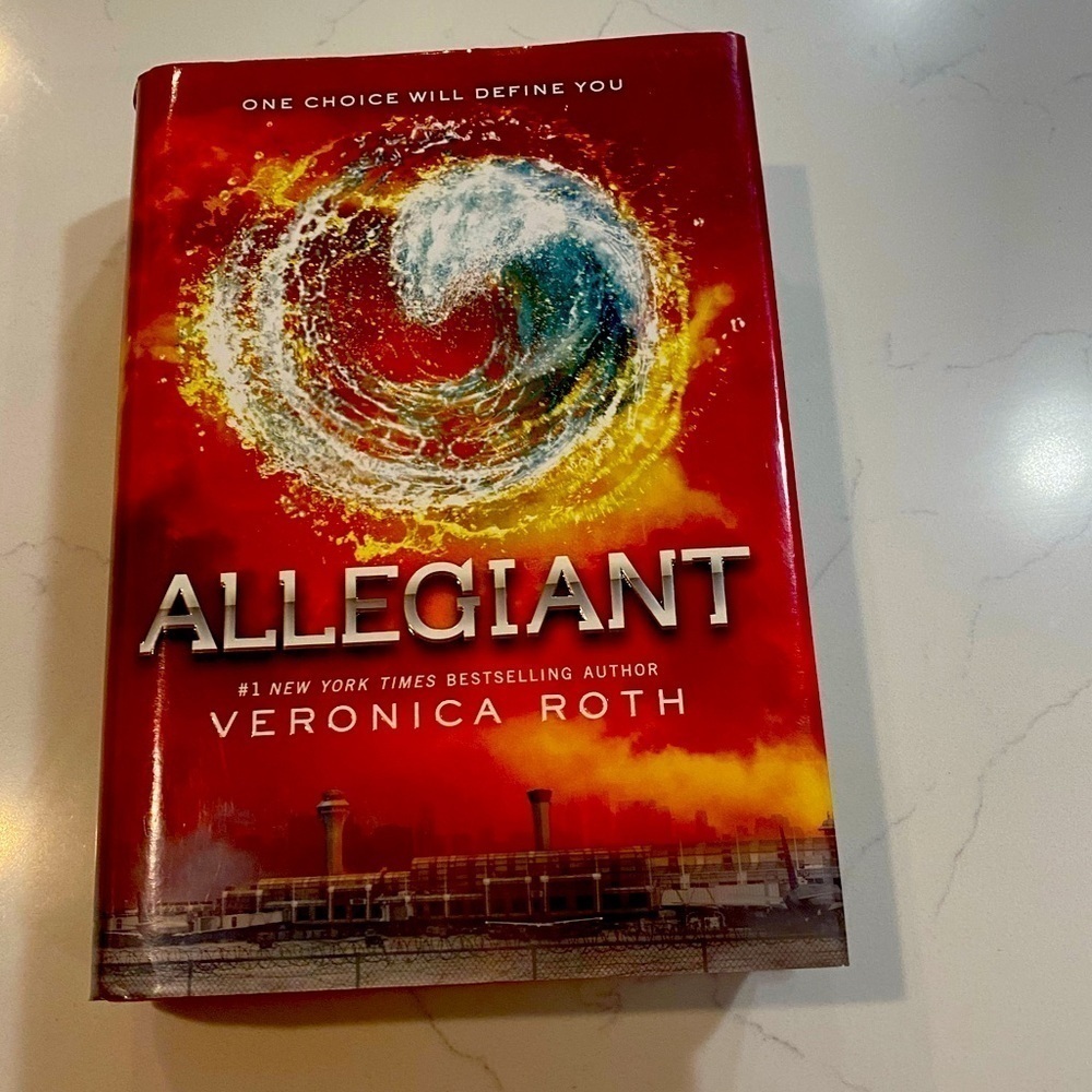 Veronica Roth “Allegiant” Hardcover